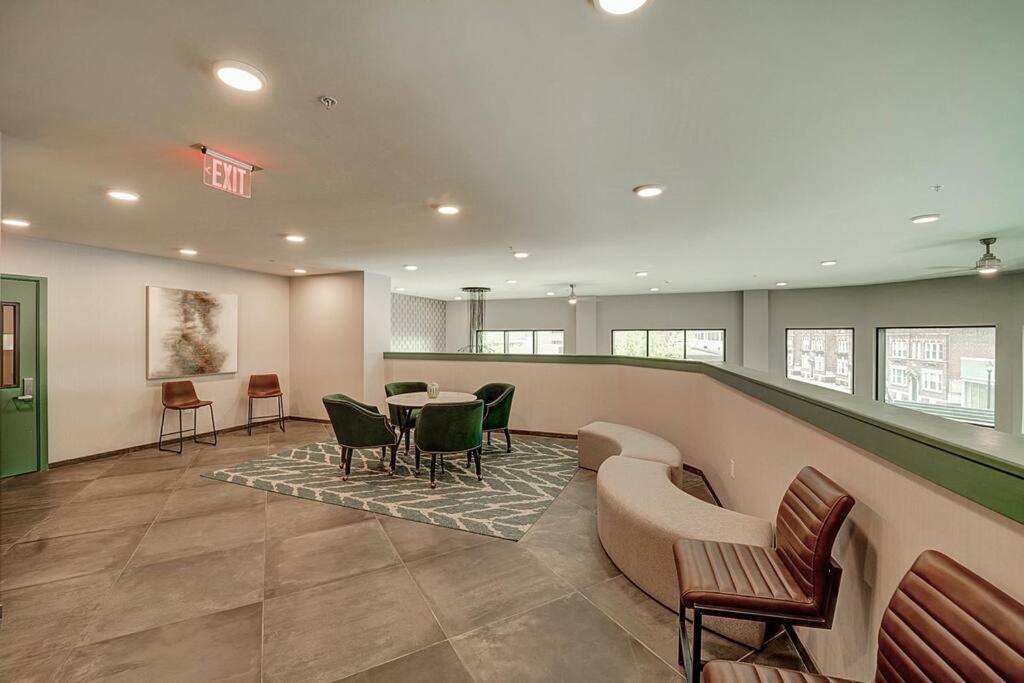 Huge 2 Bed 2 Bath Easy Ride To Nyc & Parking Hackensack Exterior foto